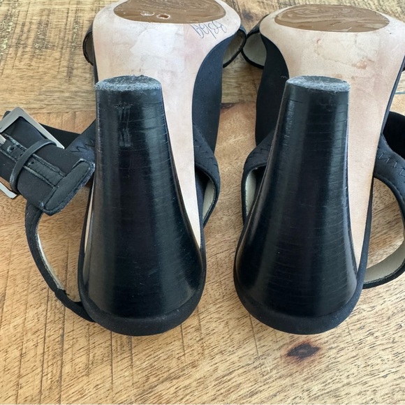 Taryn Rose Black Sandals - Picture 10 of 17